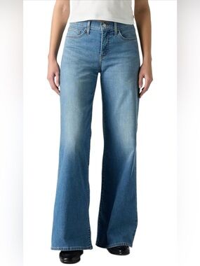 Levi's women’s 318 Shaping Wide Leg